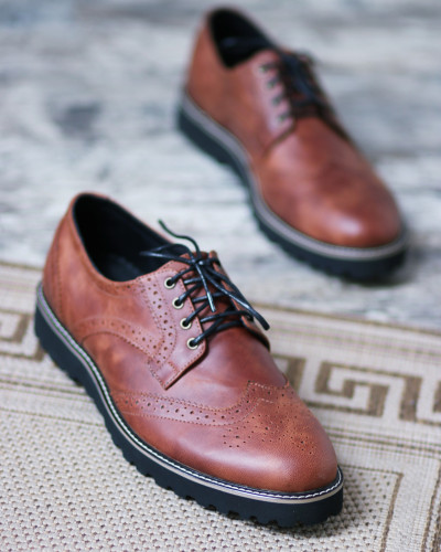 Shoes for man. Brogues ONYX BROWN